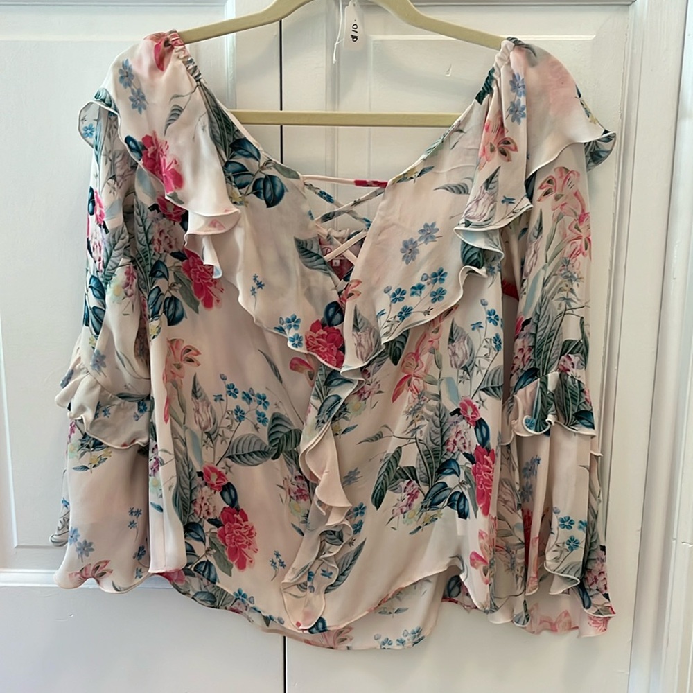 Gorgeous floral Parker blouse 🌸